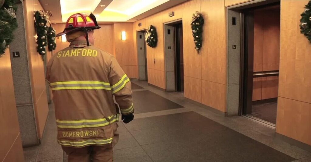 Còn nhiều vấn đề vướng mắc trong quy định phòng cháy chữa cháy của thang máy