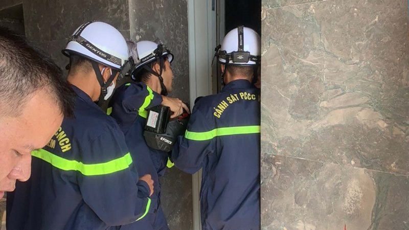 Part 1: Elevator rescue – Serious misunderstanding