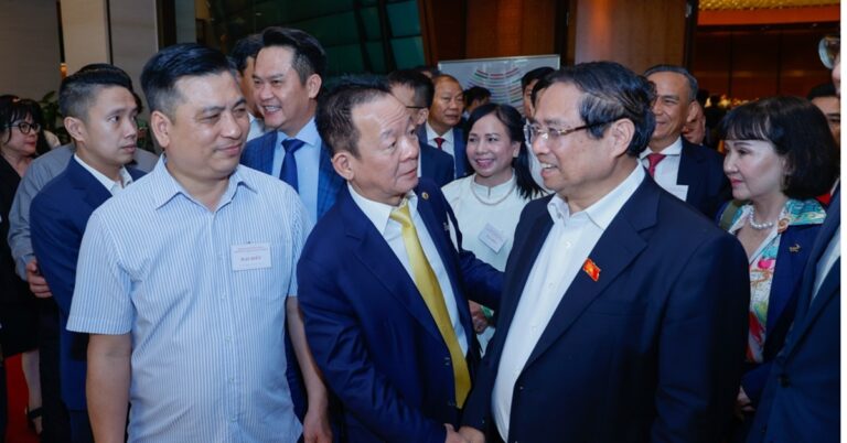 thu-tuong-pham-minh-chinh-va-doanh-nhan-1