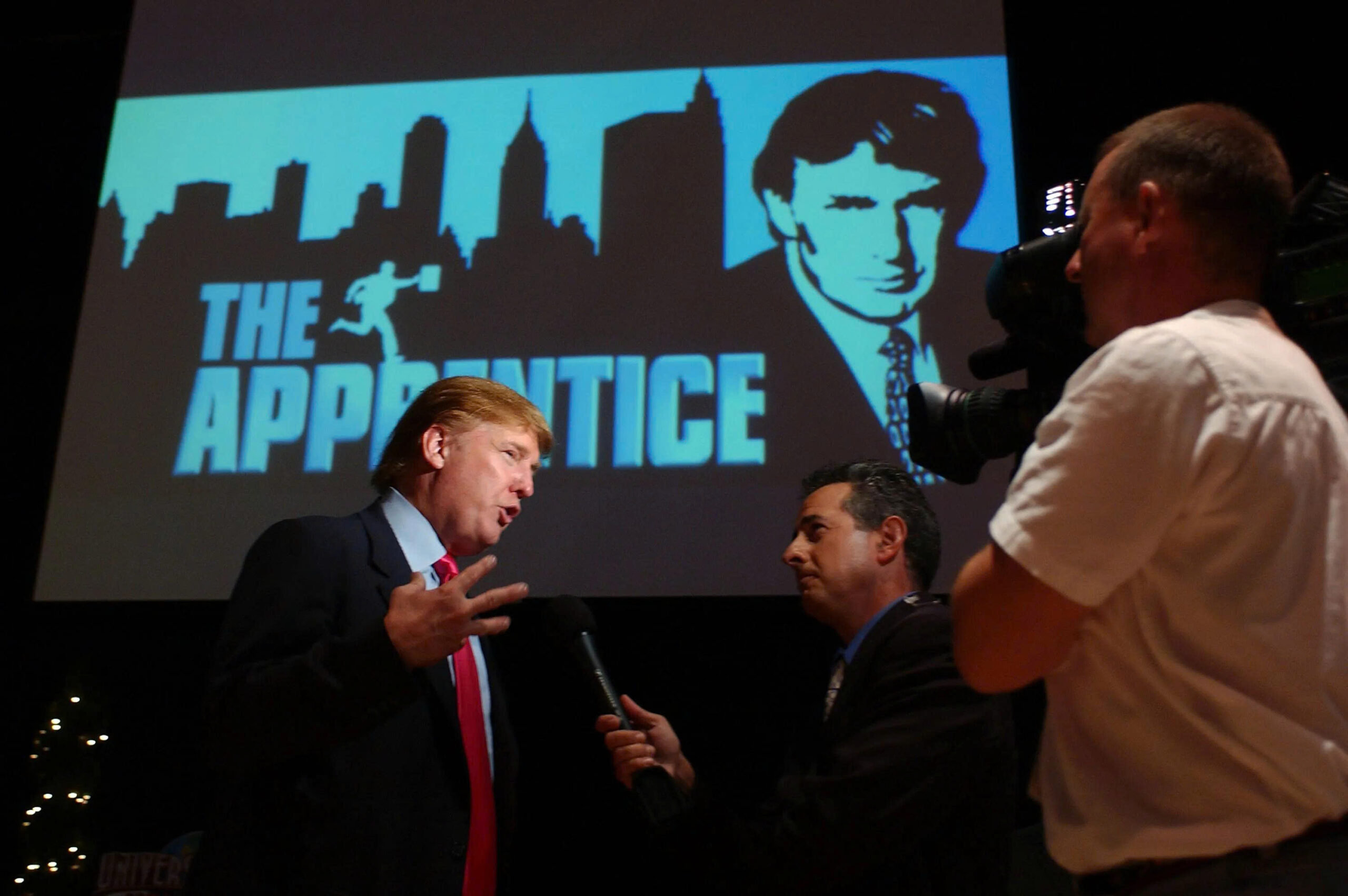 nhung-chiec-thang-may-thang-cuon-gan-lien-voi-tong-thong-my-donald-trump (19).jpg 